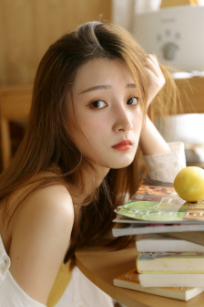 男女交缠舌吻的视频